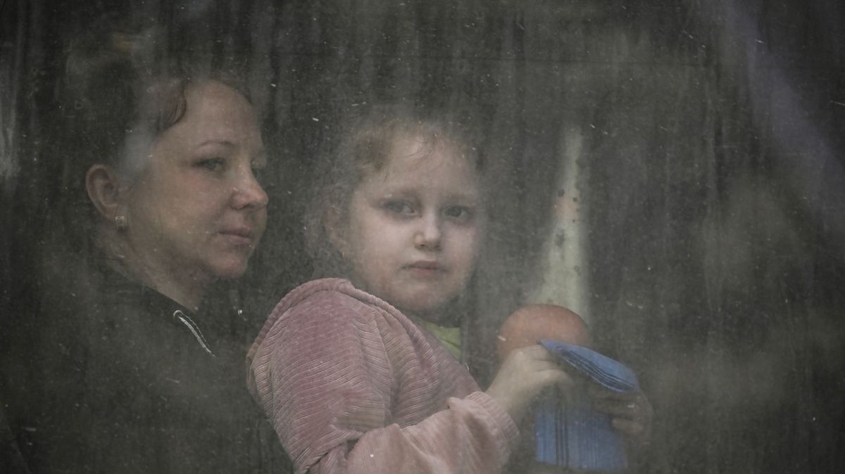 Na Ukrajinu se vrátilo 37 dětí, které byly deportovány do Ruska